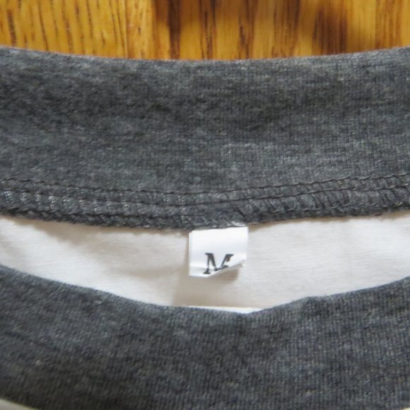 Size M Sanderson Sisters Another Glorious Morning Makes Me Sick Shirt - Picture 6 of 6